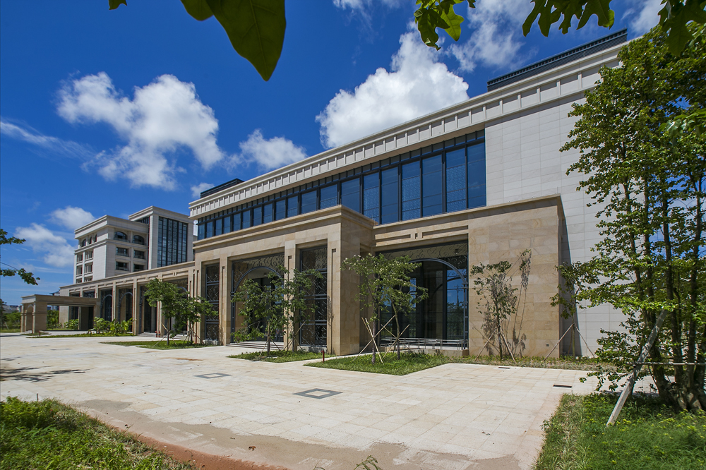 N2_university_hall